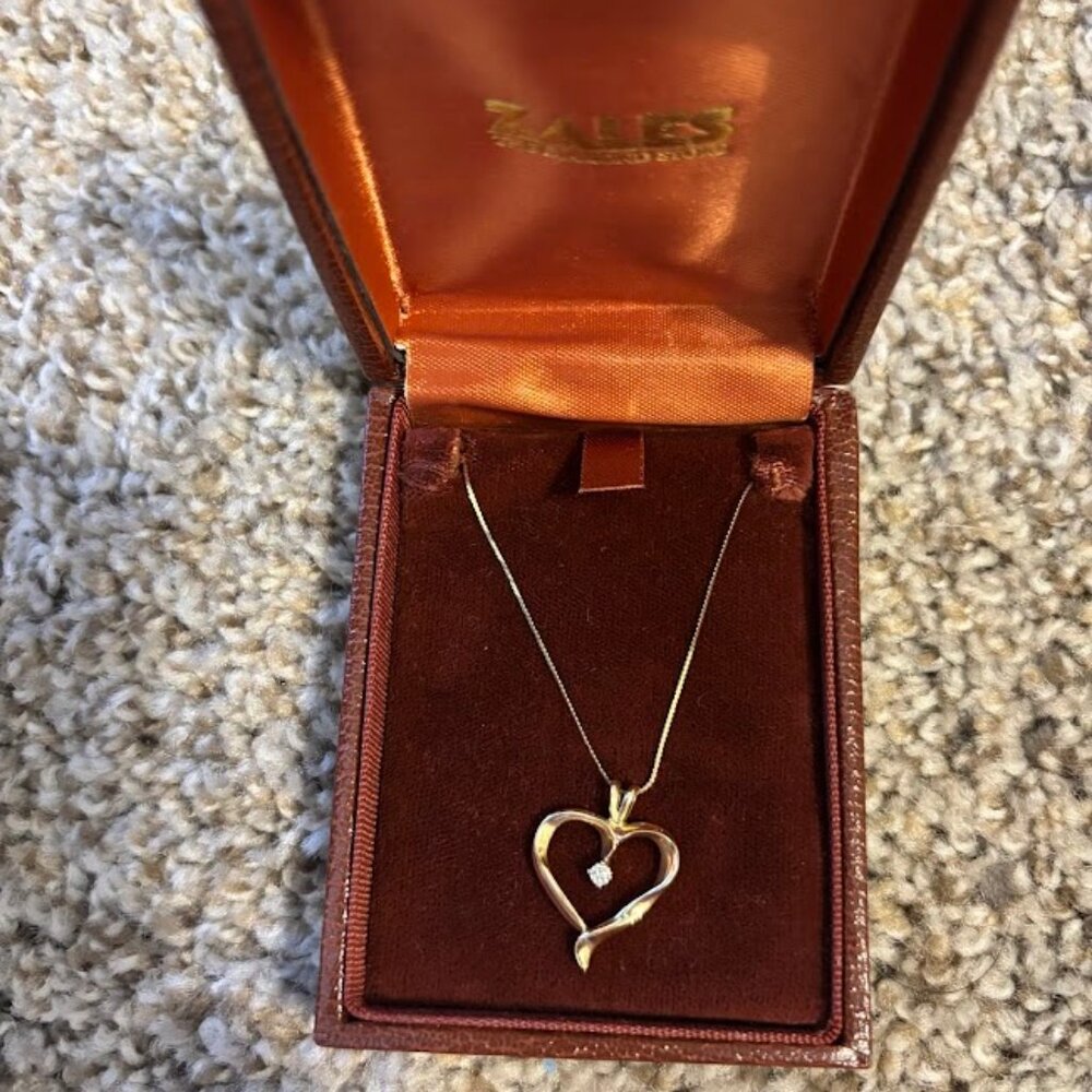 Vintage Zales Heart Necklace